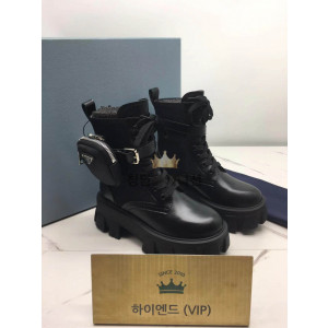 프라다 23ss prd 프러시드 레더 나일론 모노리스 파우치 부츠