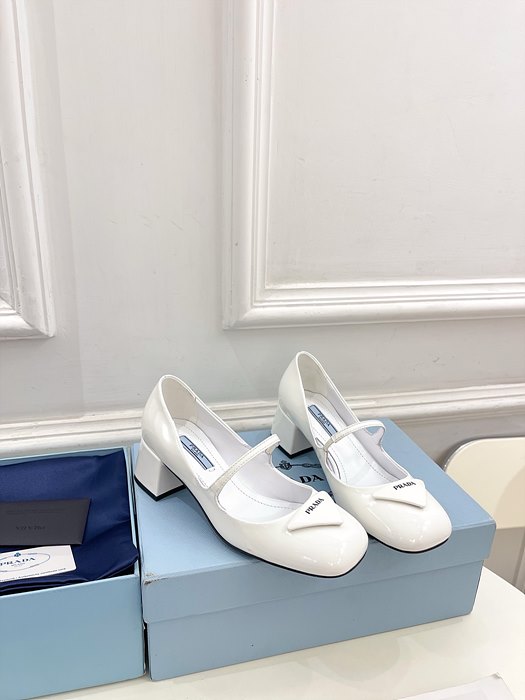 프라다 스퀘어토 메리제인