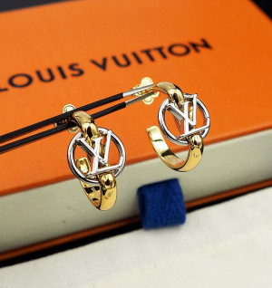 루이비통 로고 귀걸이