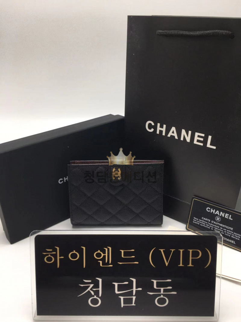 샤넬 클래식 캐비어 패스포트 홀더 금장