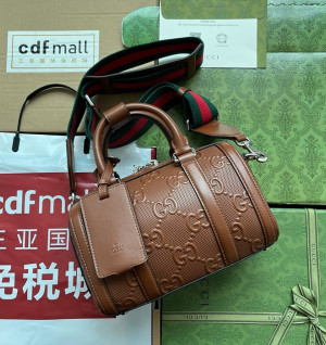 구찌 엠보스드 GG 미니 더플백 725292