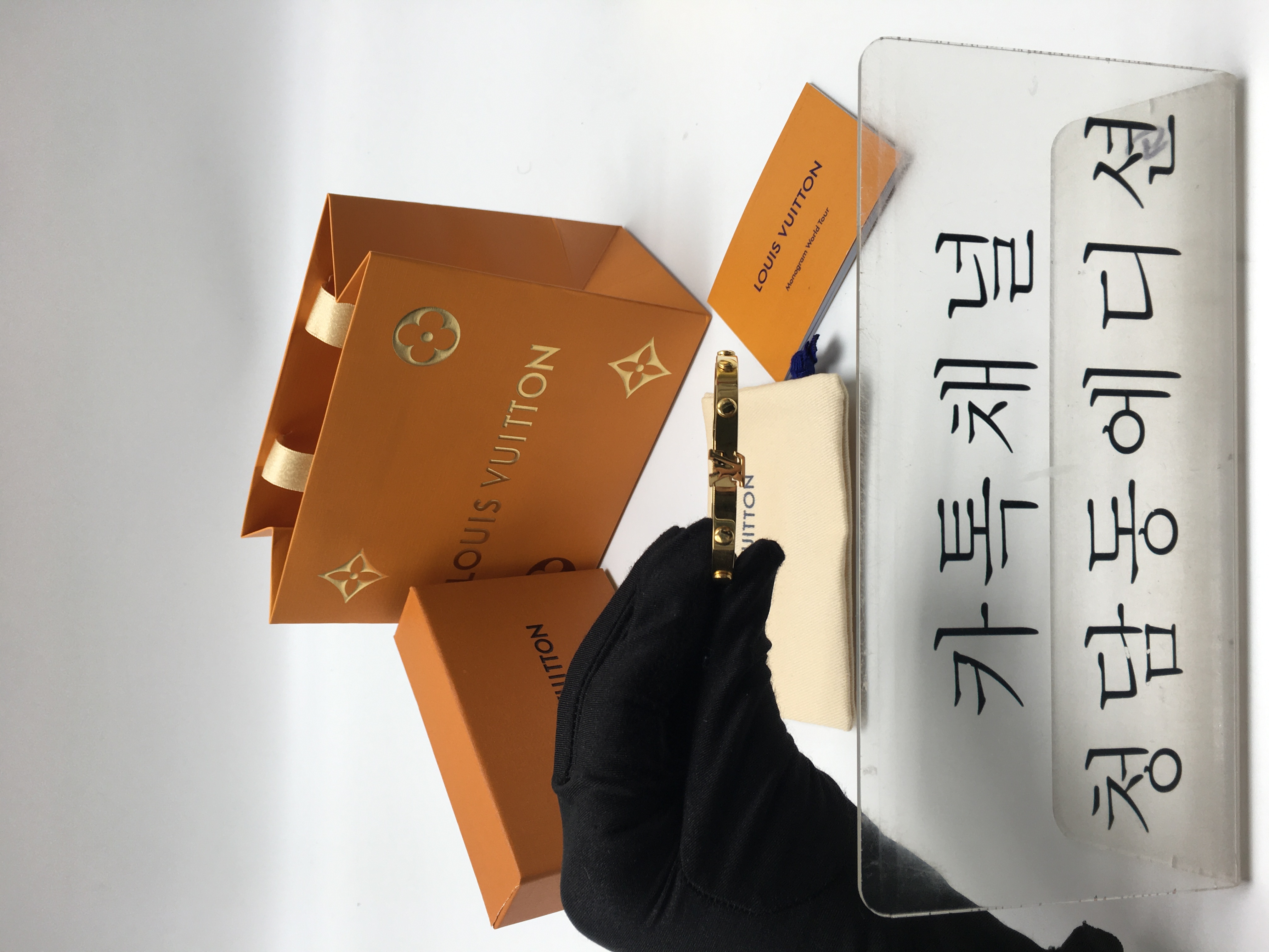 루이비통 앙프렝뜨 뱅글팔찌 (컬러 옐로우골드)