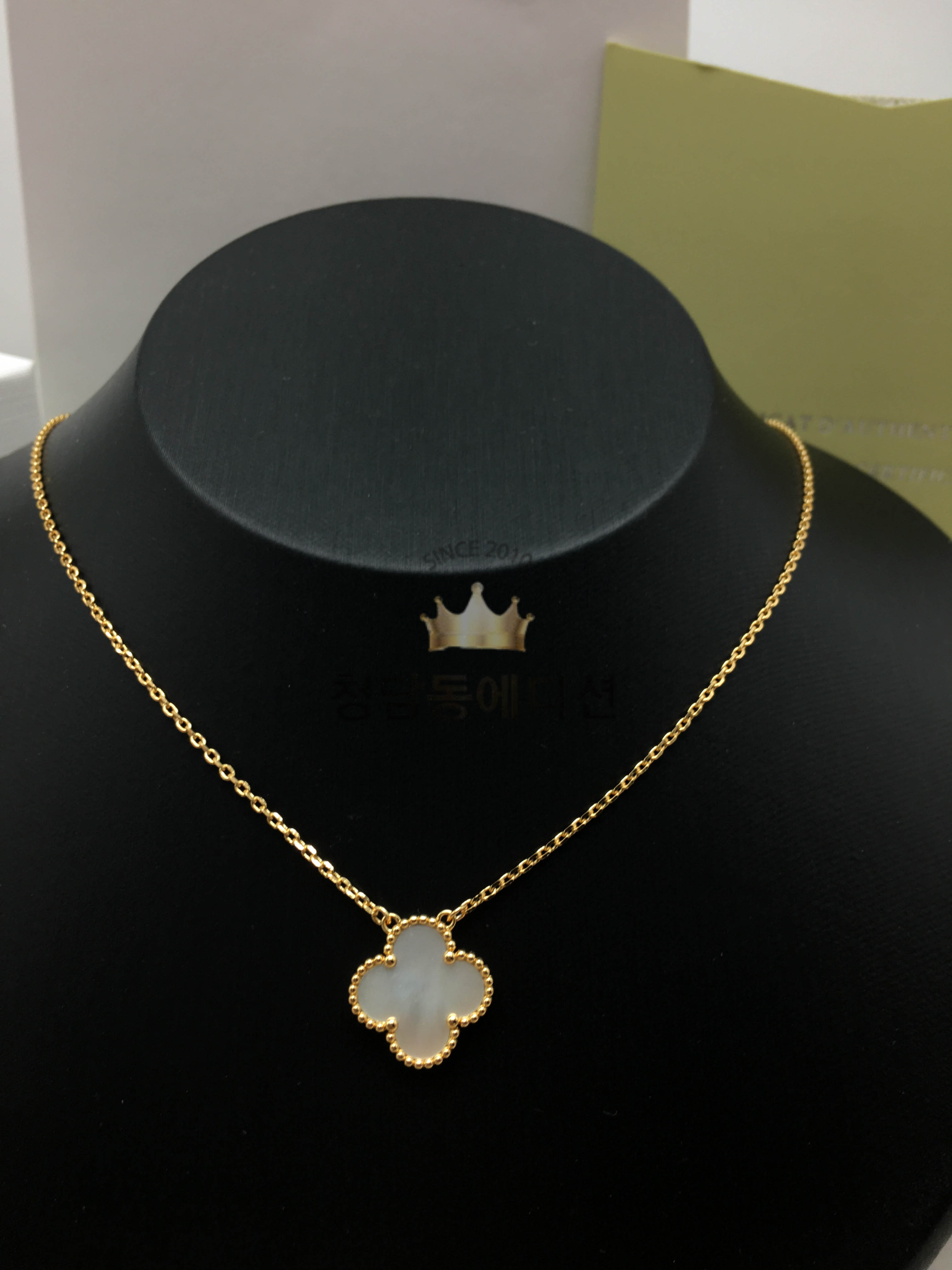 반클리프 매직 알함브라 목걸이 (V-gold소재) (빈티지) (컬러 화이트)