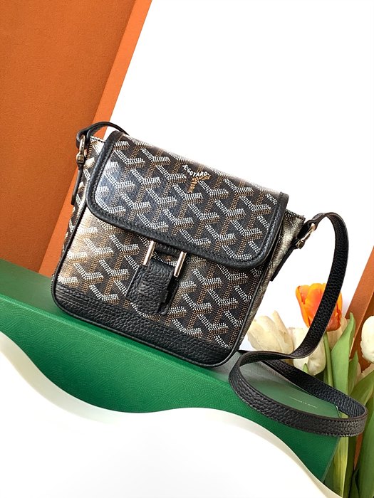 고야드 그랜드 블루 PM 메신저백 (컬러 블랙)