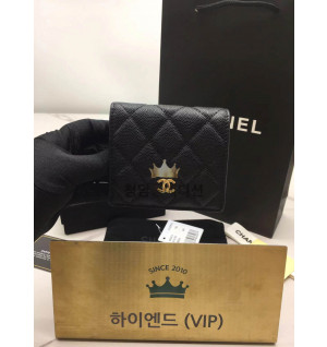 샤넬 폴딩 반지갑 (버클 금장)