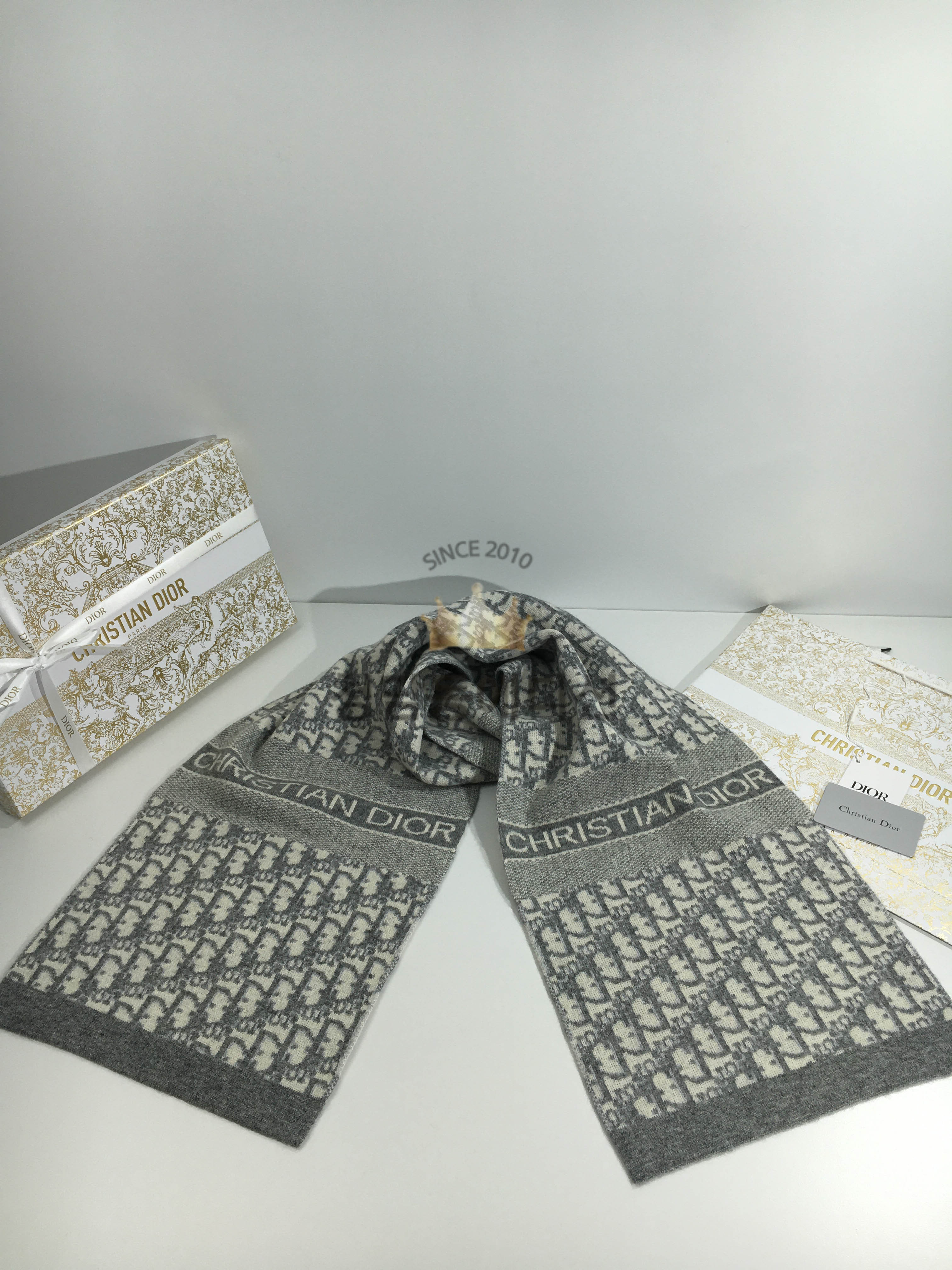 디올 울 캐시미어 오블리크 자카드 머플러