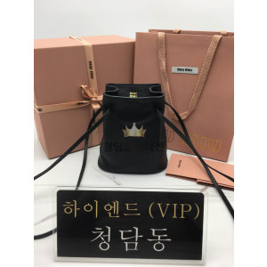 미우미우 나파가죽 미니 버킷백