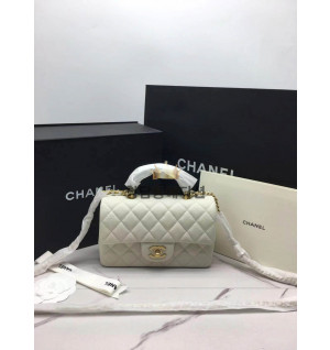 샤넬 핸들 장식의 미니 플랩백 그레인드 카프스킨 (upgrade.ver)