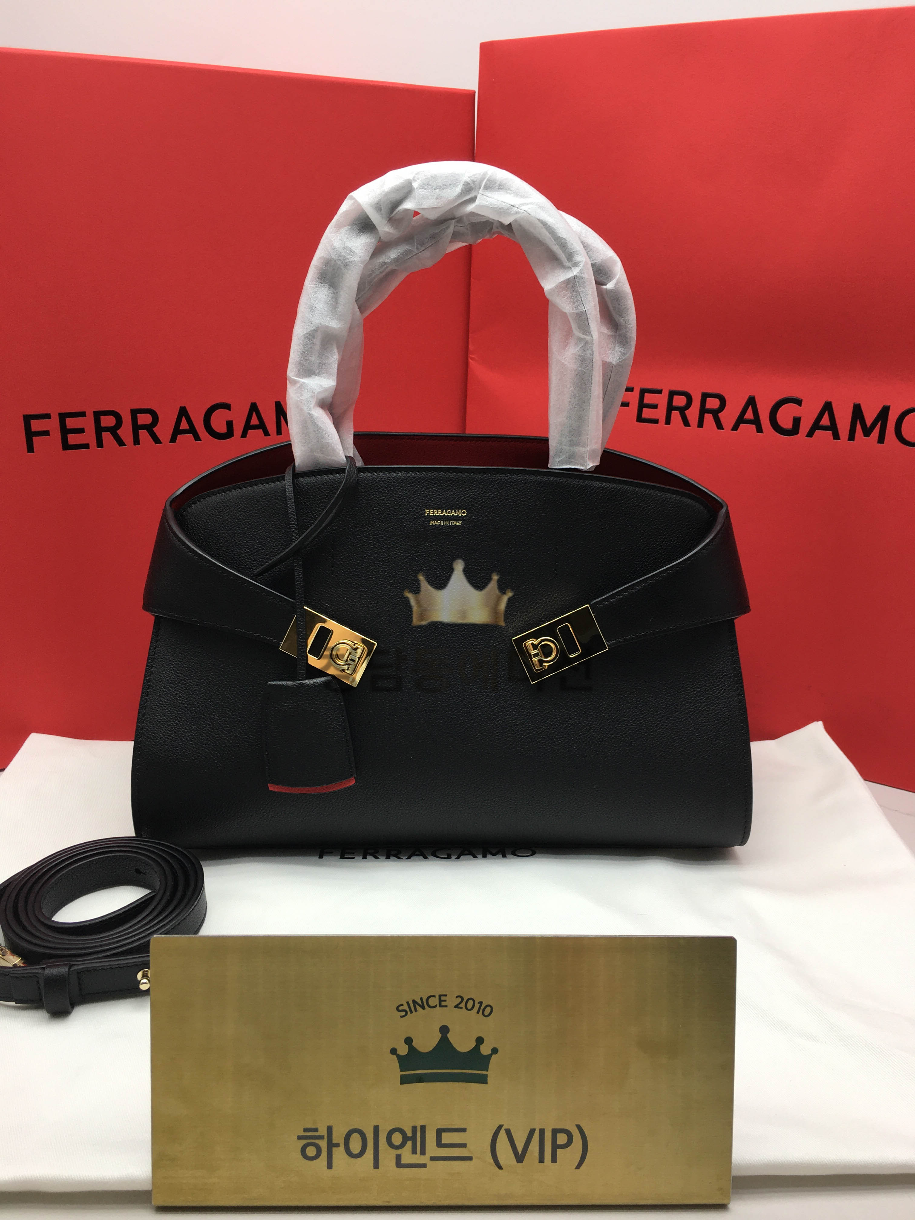 페라가모 허그 탑핸들 스몰