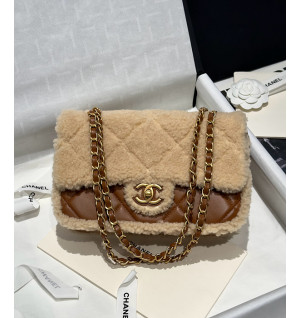 샤넬 램스킨 시어링 플랩백 AS5149