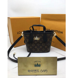 루이비통 네버풀 반둘리에 인사이드 아웃 BB