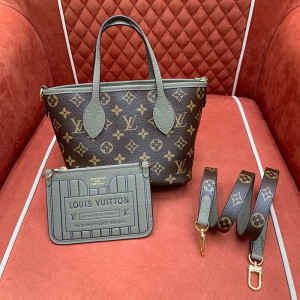 루이비통 네버풀 반둘리에 인사이드 아웃 BB