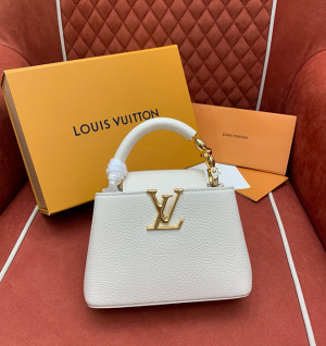 루이비통 카퓌신 미니 M23944