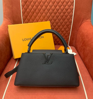 루이비통 카퓌신 이스트 웨스트 MM M23947