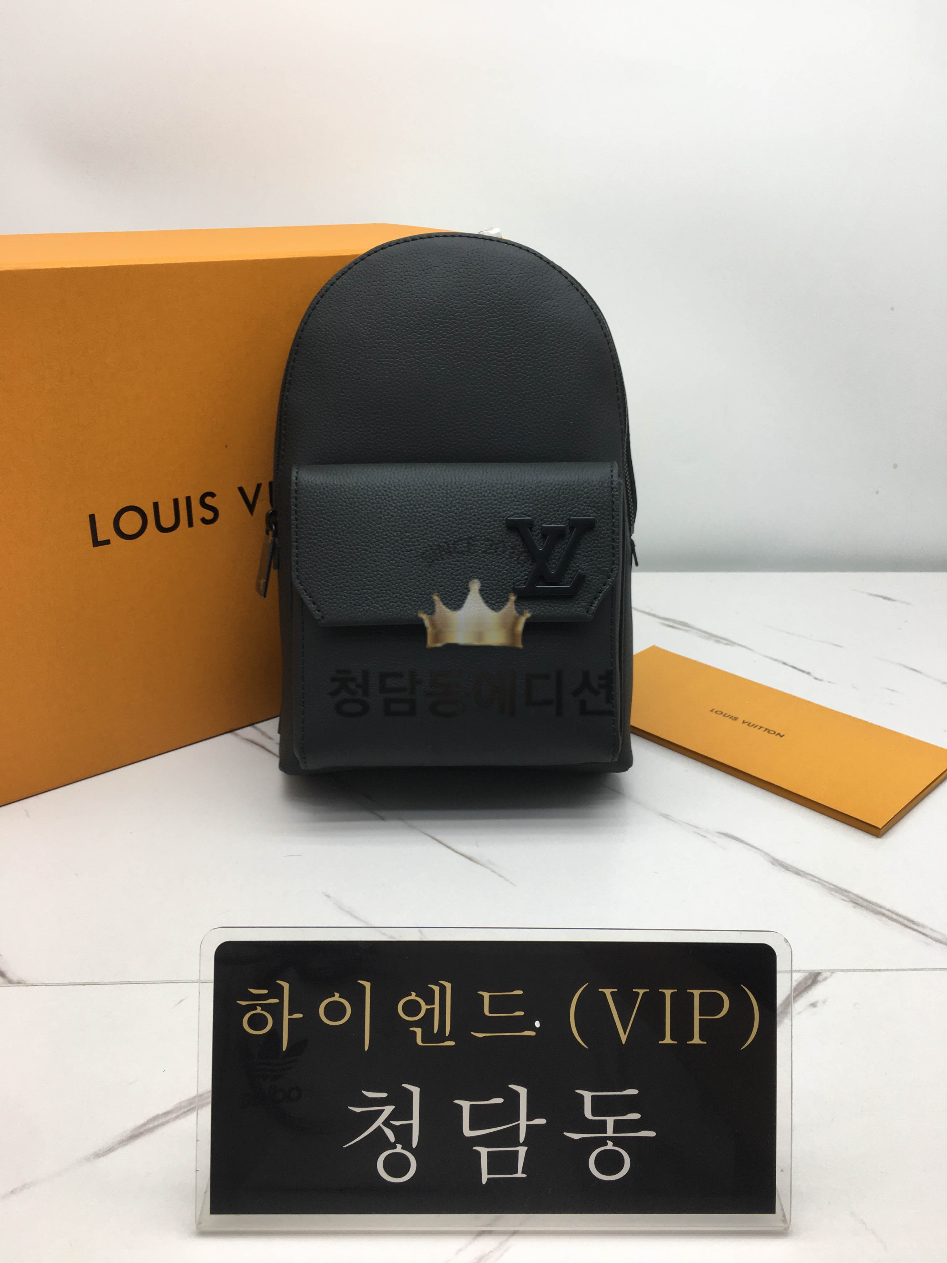 루이비통 파일럿 슬링백 M23736