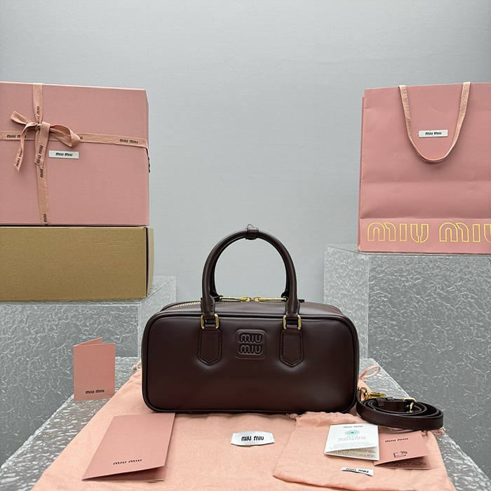 미우미우 아르카디 가죽백 27CM (renewal ver.)