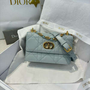 디올 미스 카로 미니백 (컬러 플라시드 블루)