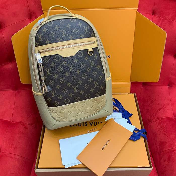 루이비통 아웃도어 백팩 M12624