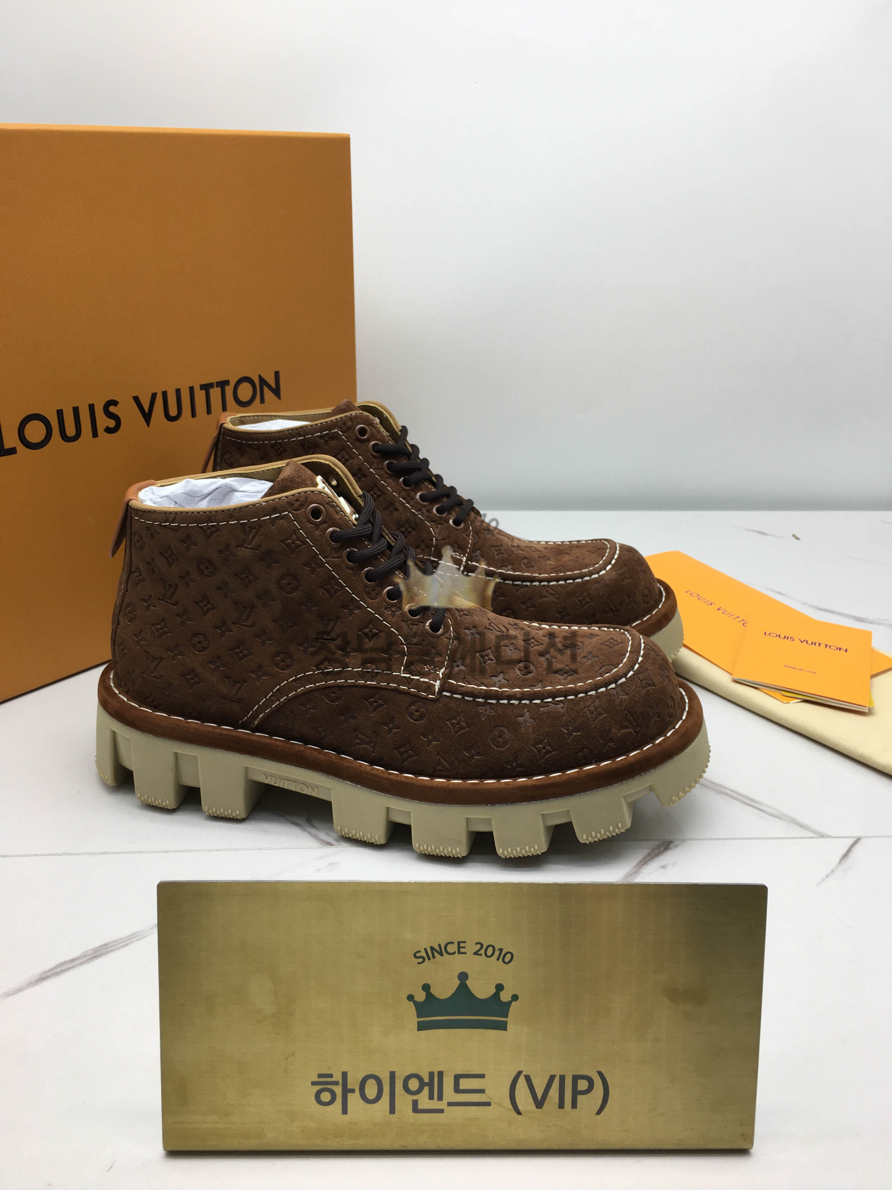 루이비통 오버캠프 앵클부츠 (남성용)