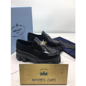 프라다 모놀리스 브러시드 로퍼 (남성용)