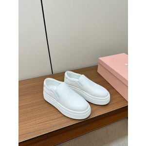 미우미우 캔버스 스니커즈