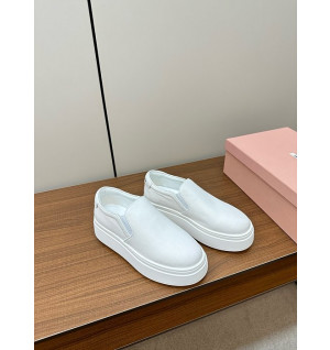 미우미우 캔버스 스니커즈