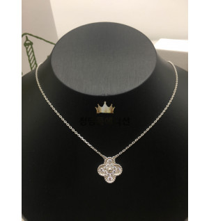 반클리프 알함브라 펜던트 목걸이 (빈티지 사이즈) (컬러 화이트골드) (V-gold소재)