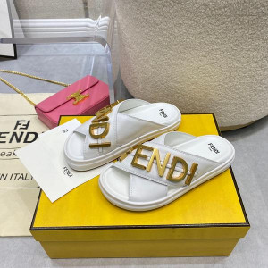 펜디 화이트 골드로고 레더 슬라이드 샌들