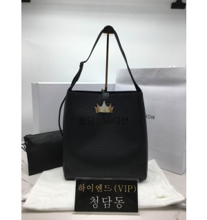 더 로우 블레이크 호보백 (컬러 블랙)