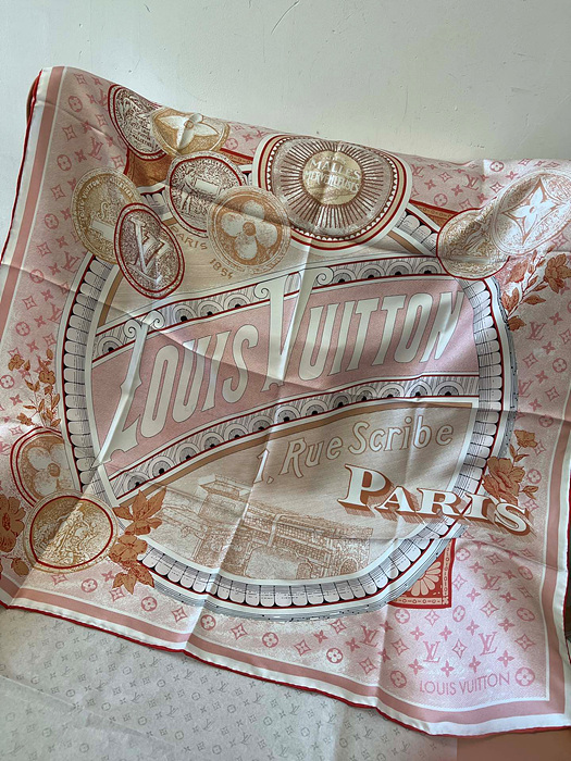 루이비통 실크 스카프