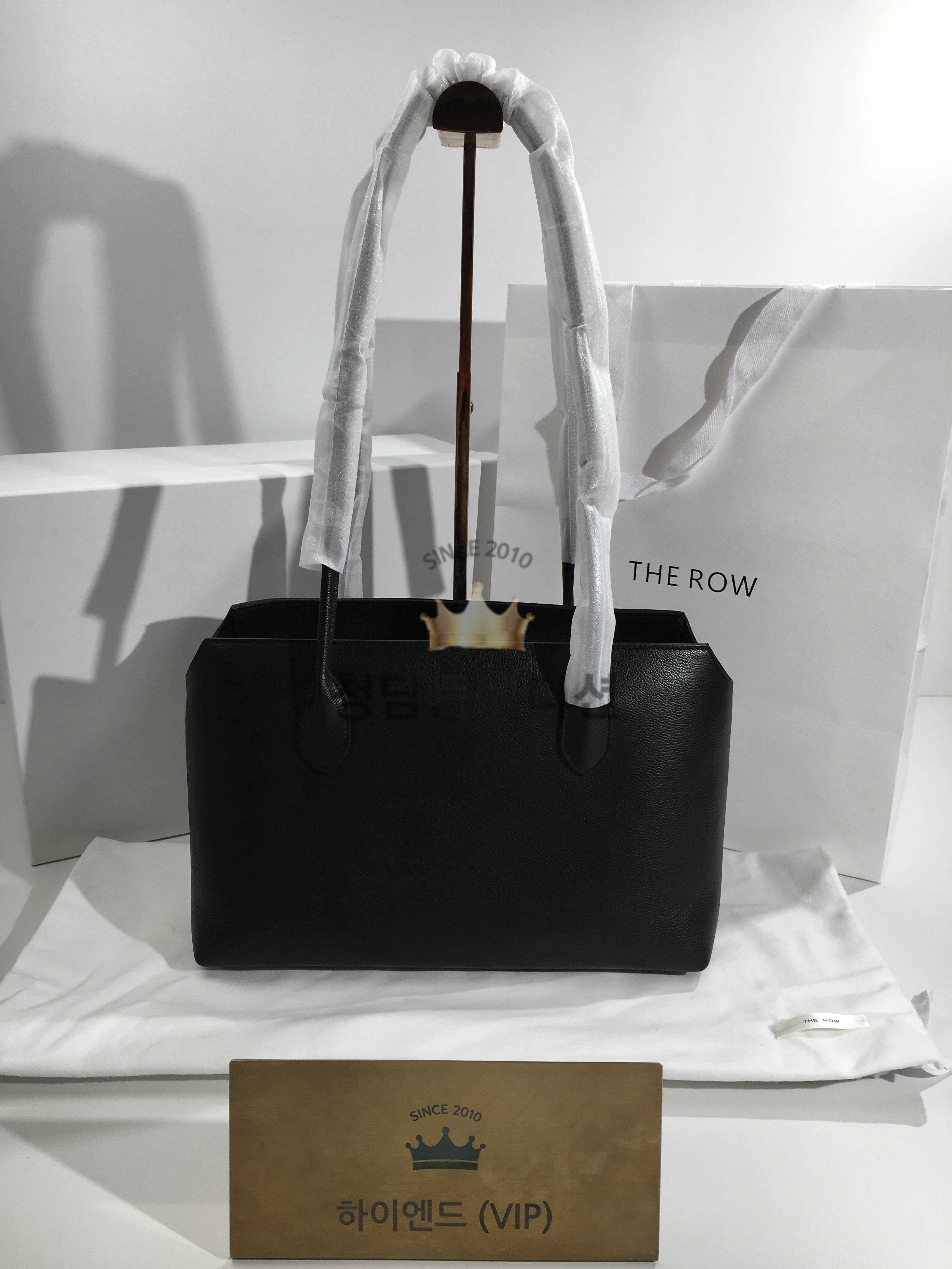 더 로우 테라스백 (컬러 블랙)