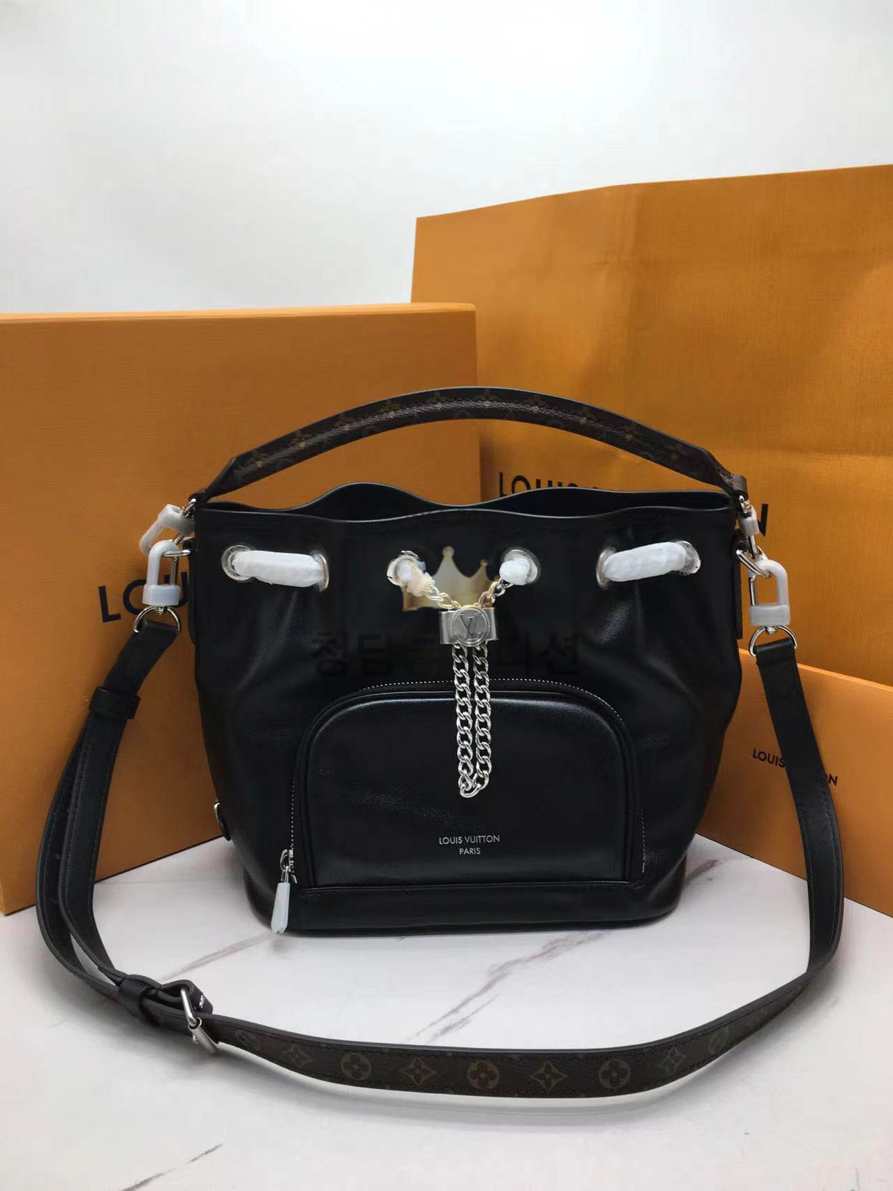 루이비통 노 웨이 바이브 M14377