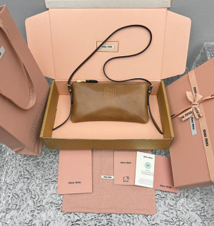 미우미우 미니 파우치