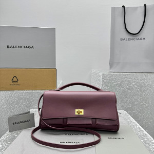 발렌시아가 벨 에어 스몰 클러치 온 스트랩