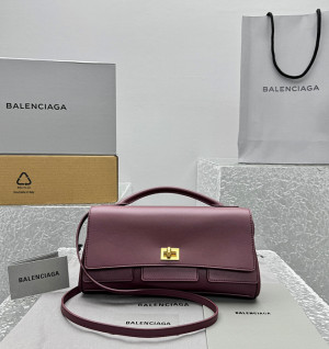 발렌시아가 벨 에어 스몰 클러치 온 스트랩