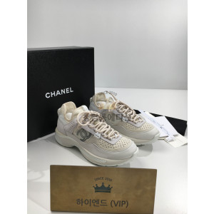샤넬 23SS 미드탑 스니커즈