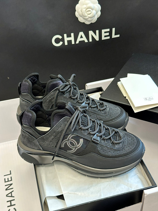 샤넬 23SS 미드탑 스니커즈