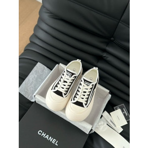 샤넬 캔버스 스니커즈