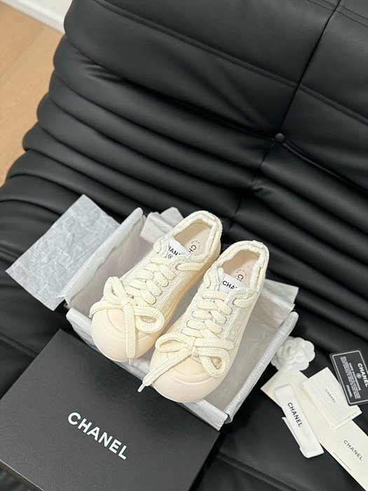 샤넬 캔버스 스니커즈