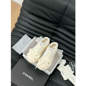 샤넬 캔버스 스니커즈