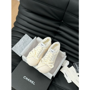 샤넬 캔버스 스니커즈