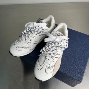 디올 디 스케치 스니커즈