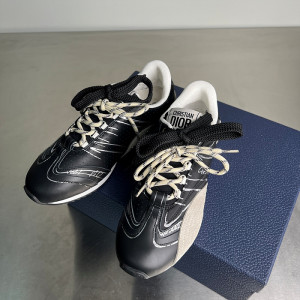 디올 디 스케치 스니커즈