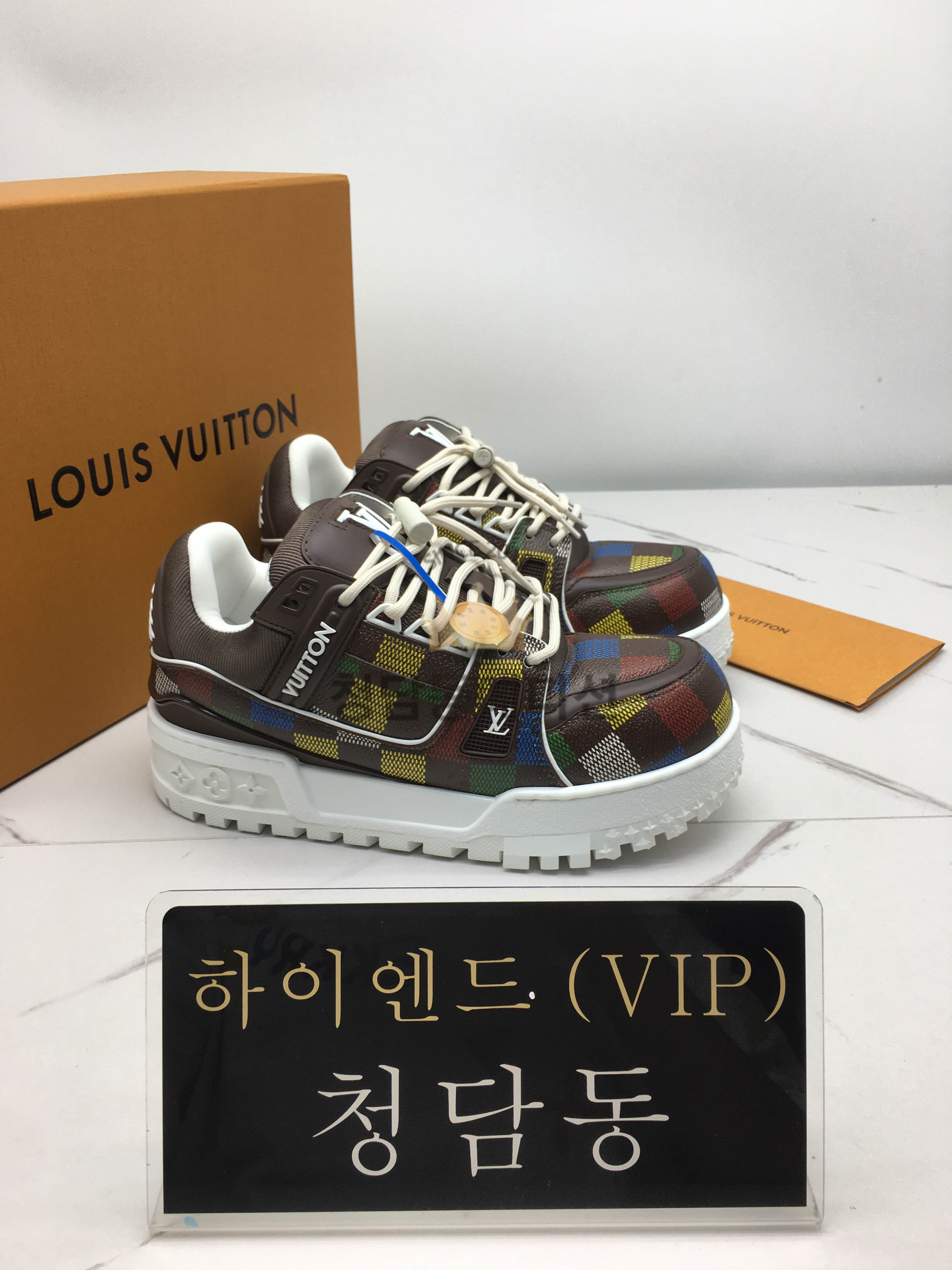 루이비통 트레이너 스니커즈 (남성용)