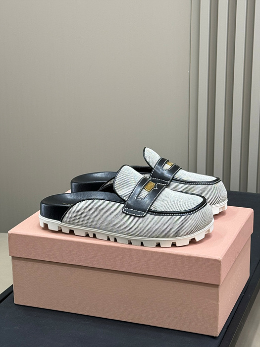 미우미우 캔버스 및 가죽 뮬