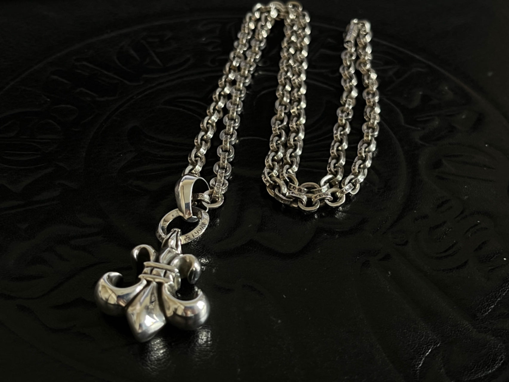 크롬하츠 BS 플레어 참 볼 체인 펜던트