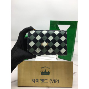 보테가 베네타 미디움 인트레치아토 폴더형 지갑 749940
