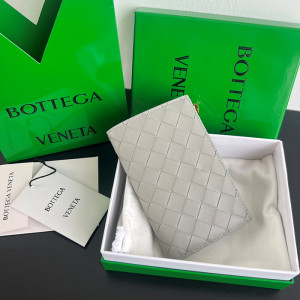 보테가 베네타 미디움 인트레치아토 폴더형 지갑 749940