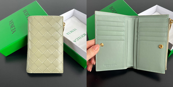 보테가 베네타 미디움 인트레치아토 폴더형 지갑 749940