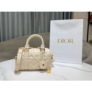 디올 DIOR GROOVE 20백 (컬러 아이보리) 